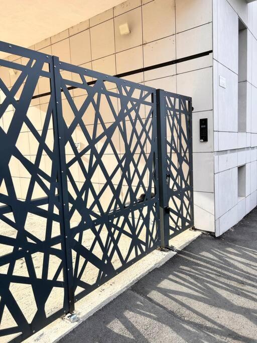 Industrial Style Apartment Bucureşti Exterior foto