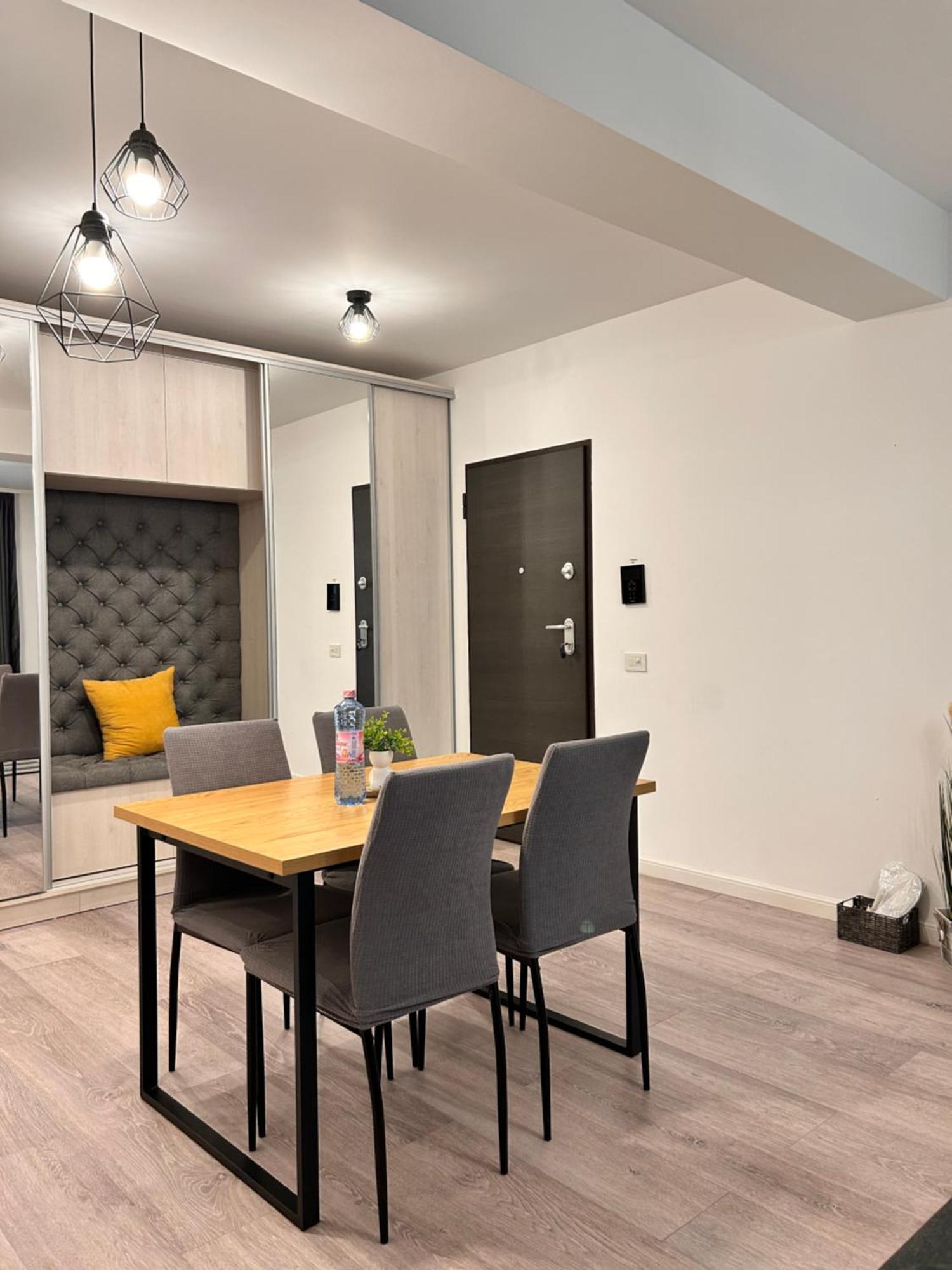 Industrial Style Apartment Bucureşti Exterior foto